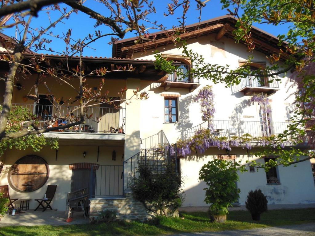 Agriturismo Affittacamere Barbarossa Dogliani Exterior foto