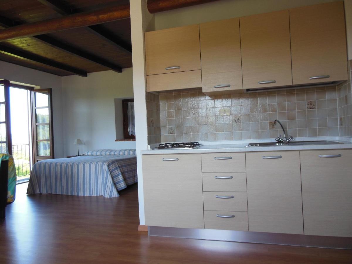 Agriturismo Affittacamere Barbarossa Dogliani Habitación foto